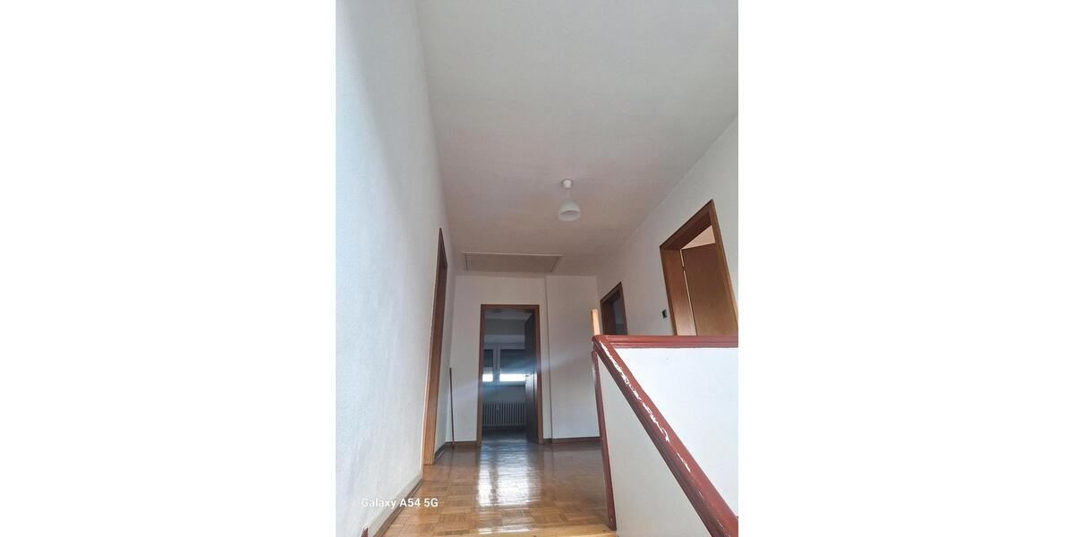 Etagenwohnung Mönchengladbach Nord - 5 Zimmer, 170 m&sup2;, 2.000&euro; | Angebot:25287080