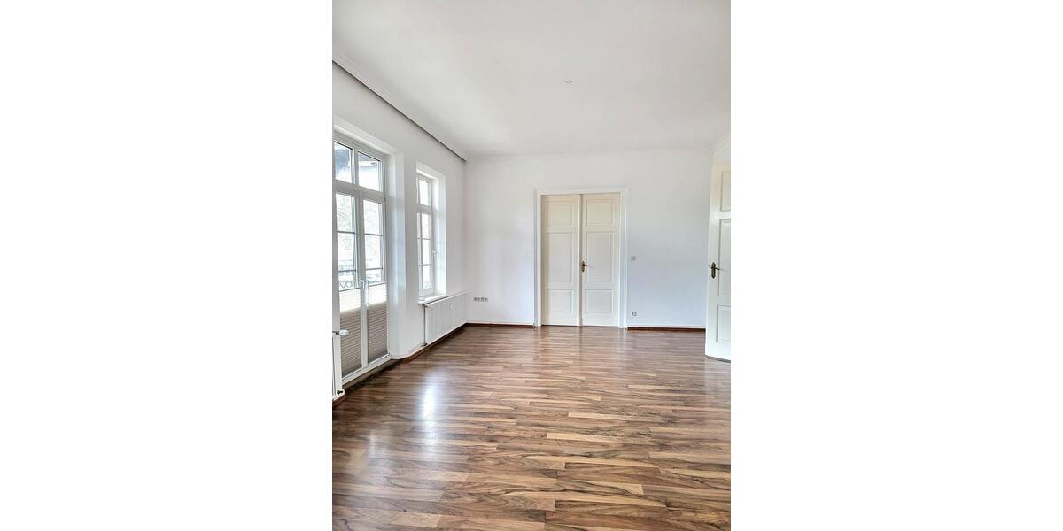 Schöne 134 qm Wohnung 4 zimmer