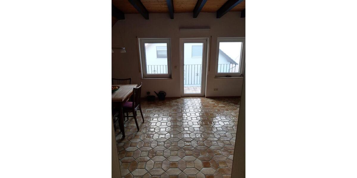 Dachgeschoßwohnung Bodenheim - 3 Zimmer, 95 m&sup2;, 1.200&euro; | Angebot:26018470