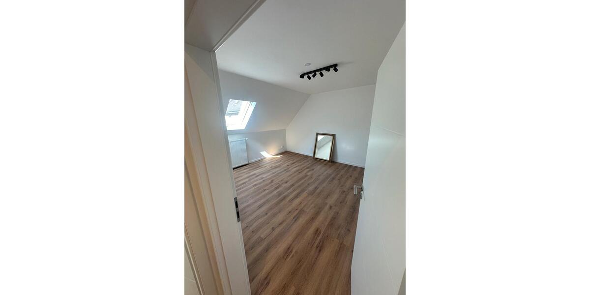 Maisonettenwohnung Meerbusch - 4 Zimmer, 120 m&sup2;, 1.800&euro; | Angebot:26690637