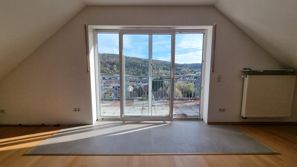 Dachgeschoßwohnung Bad Kissingen - 4 Zimmer, 122 m&sup2;, 970&euro; | Angebot:26233588