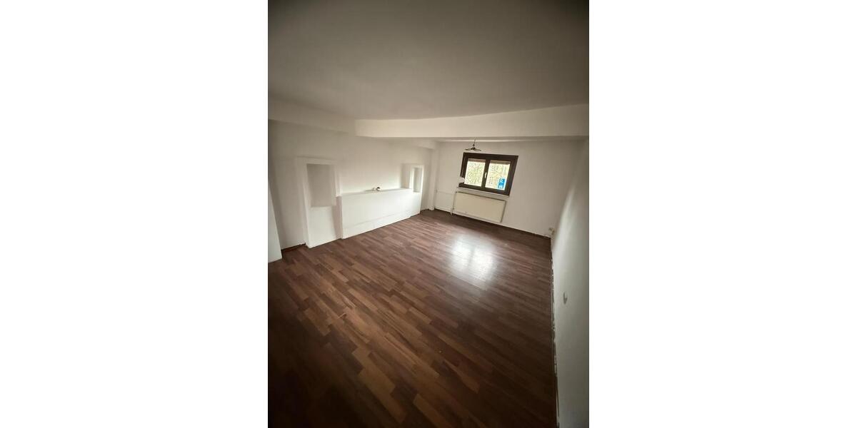 Etagenwohnung Limburg an der Lahn - 5 Zimmer, 160 m&sup2;, 1.300&euro; | Angebot:26039095
