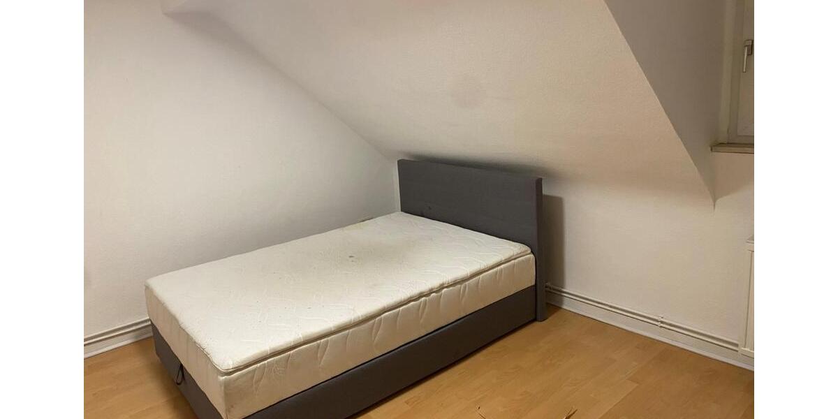 Dachgeschoßwohnung Mönchengladbach Nord - 2 Zimmer, 60 m&sup2;, 700&euro; | Angebot:24847613