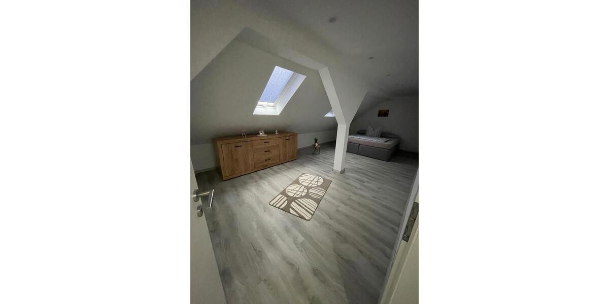 Helle 2,5 Dachgeschosswohnung nähe Reha Klinik zimmer