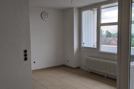 Großzügige 3-Zi. Blick ins Grüne, Loggia, EBK Schwimmbad & Sauna zimmer