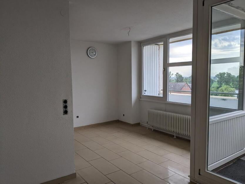 Großzügige 3-Zi. Blick ins Grüne, Loggia, EBK Schwimmbad & Sauna zimmer