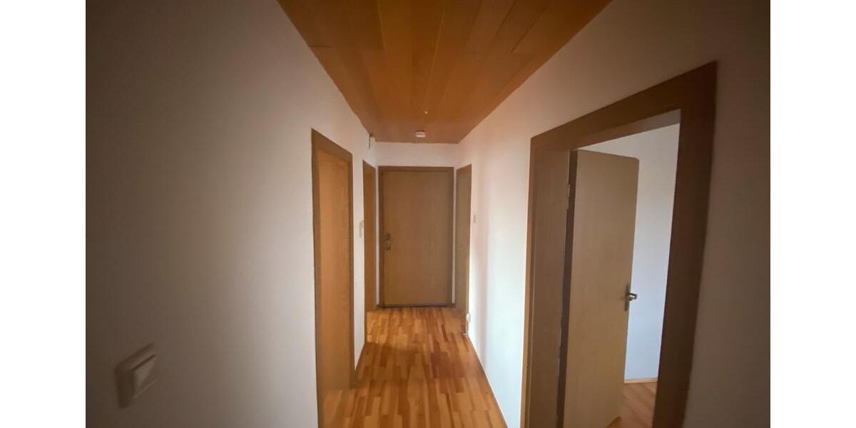 4-Zimmer-Wohnung in Tegernheim ab 01.04.2026 zu vermieten 4 zimmer