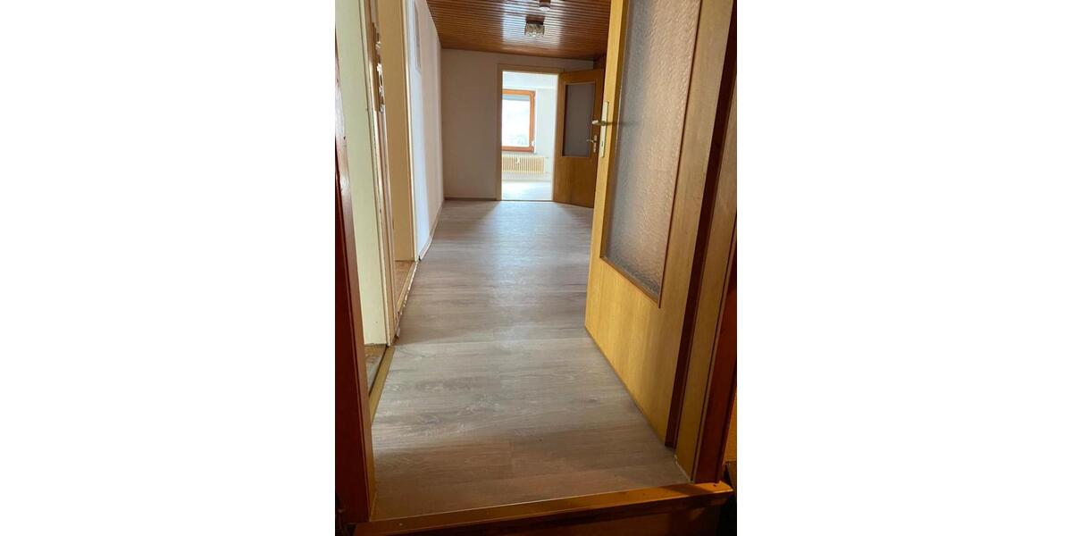 Einfamilienhaus Aerzen - 10 Zimmer, 220 m&sup2;, 1.100&euro; | Angebot:24692586