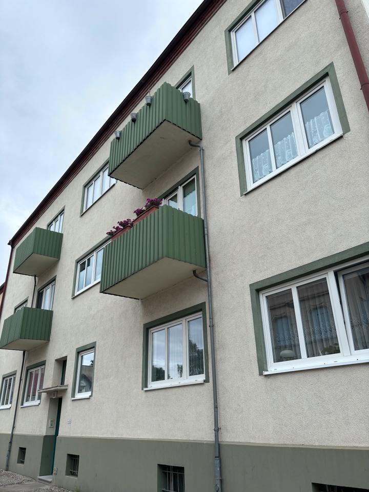 Helle moderne 3-Zimmer-Wohnung mit Balkon
