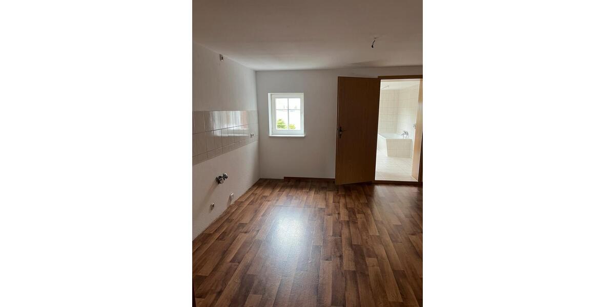 Etagenwohnung Ebersbach-Neugersdorf Neugersdorf - 3 Zimmer, 84 m&sup2;, 622&euro; | Angebot:25975226