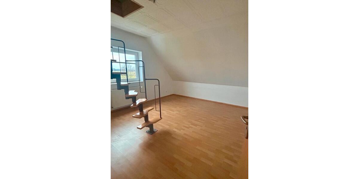 Dachgeschoßwohnung Hespe - 3 Zimmer, 100 m&sup2;, 700&euro; | Angebot:26049231