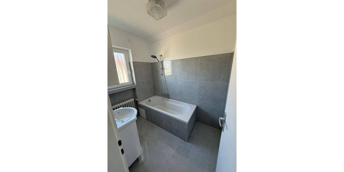 Etagenwohnung Eggenstein-Leopoldshafen Eggenstein - 4 Zimmer, 98 m&sup2;, 1.300&euro; | Angebot:26177542