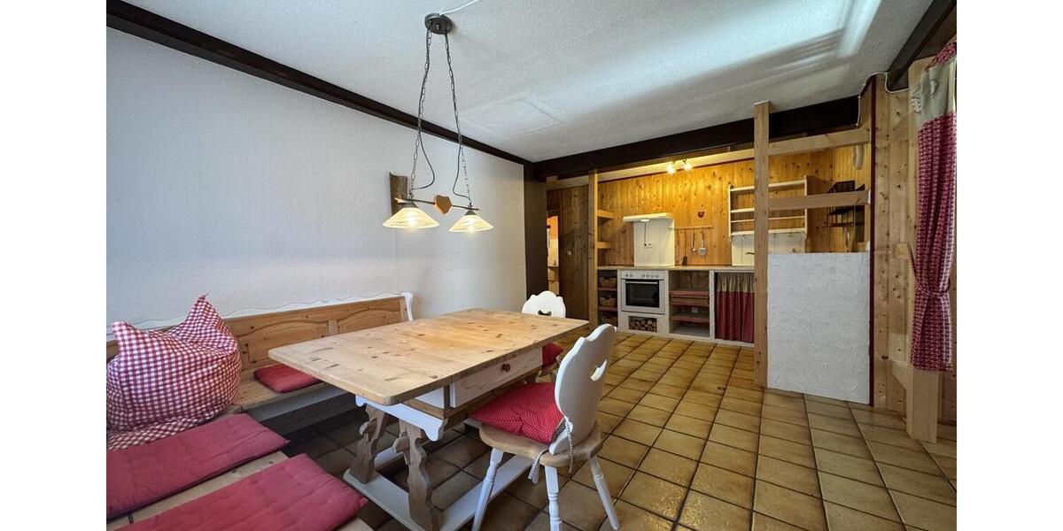 Wohnen, wo Geschichte lebt – Stilvolle Erdgeschosswohnung mit Wellness-Komfort in der Altstadt 2 zimmer