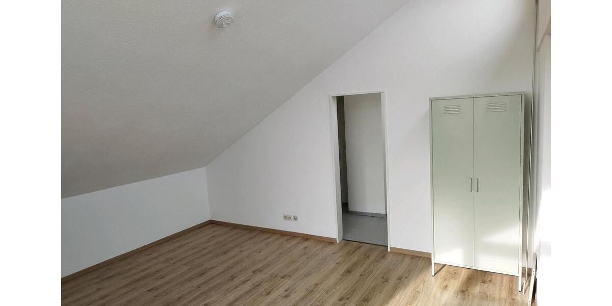 Etagenwohnung Ihlow - 2.5 Zimmer, 80 m&sup2;, 1.100&euro; | Angebot:26268016