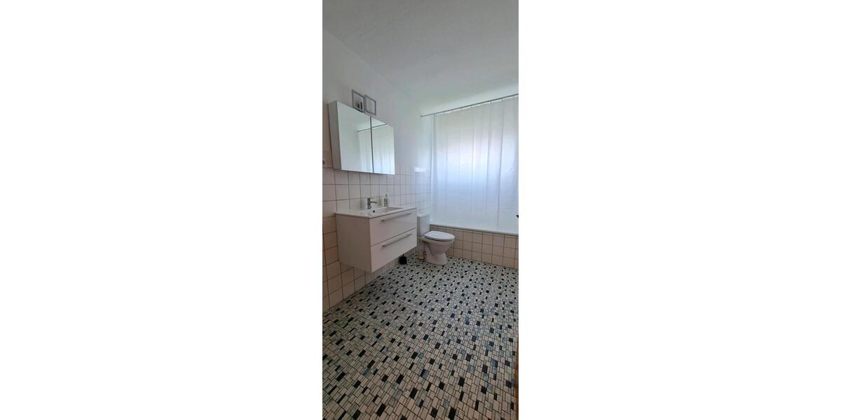 Wohnen auf Zeit Niedernhausen - 6 Zimmer, 160 m&sup2;, 12&euro; | Angebot:26610227