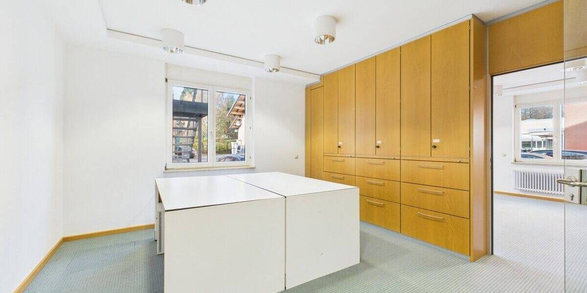 Gewerbeobjekt Rottweil - 6 Zimmer, 158 m&sup2;, 1.390&euro; | Angebot:23535058