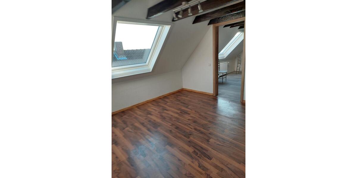 Dachgeschoßwohnung Stockstadt am Rhein - 2 Zimmer, 32 m&sup2;, 490&euro; | Angebot:24454147