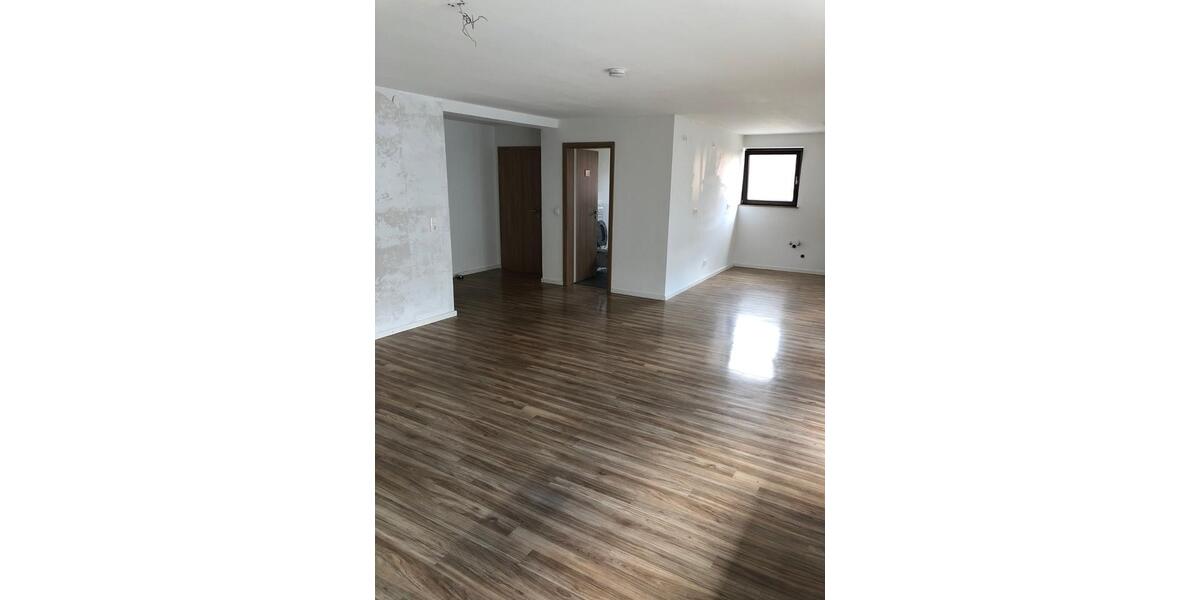 Etagenwohnung Mannheim Sandhofen - 3 Zimmer, 83 m&sup2;, 1.000&euro; | Angebot:26234680