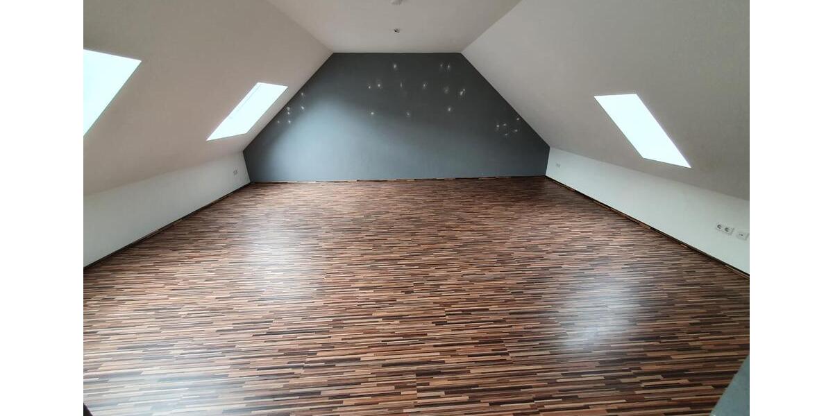 Dachgeschoßwohnung Hilpoltstein - 4 Zimmer, 170 m&sup2;, 1.200&euro; | Angebot:26425712