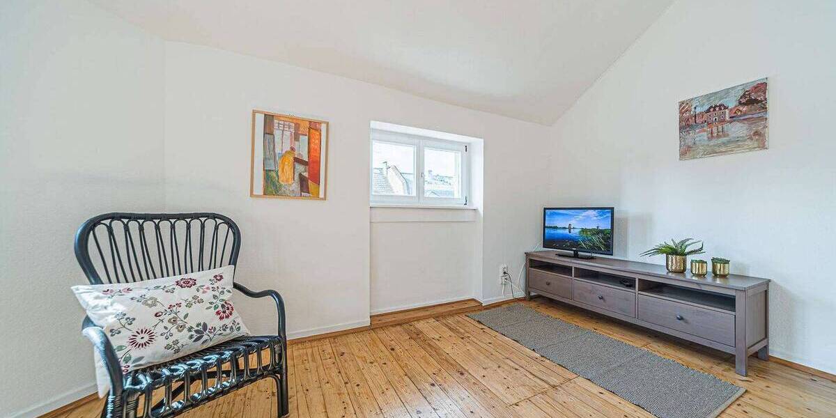 Etagenwohnung Frankfurt am Main Westend-Süd - 2 Zimmer, 75 m&sup2;, 1.650&euro; | Angebot:26683316