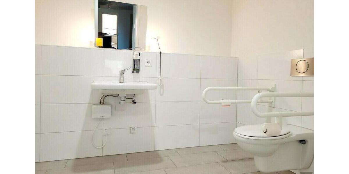 REPRÄSENTATIVE BÜRO- ODER PRAXISFLÄCHE IN FR-LANDWASSER! zimmer