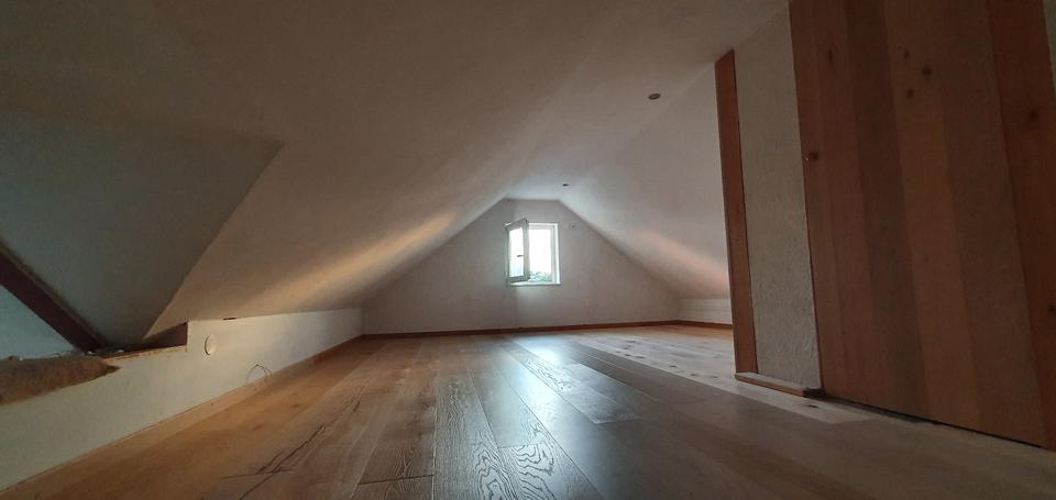 Dachgeschoßwohnung Spaichingen - 2.5 Zimmer, 74 m&sup2;, 814&euro; | Angebot:26089154