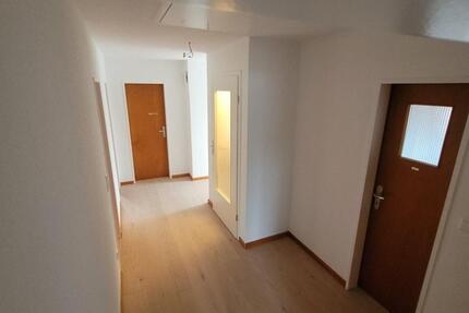 Dachgeschosswohnung in OT Peine, komplett renoviert 4 zimmer