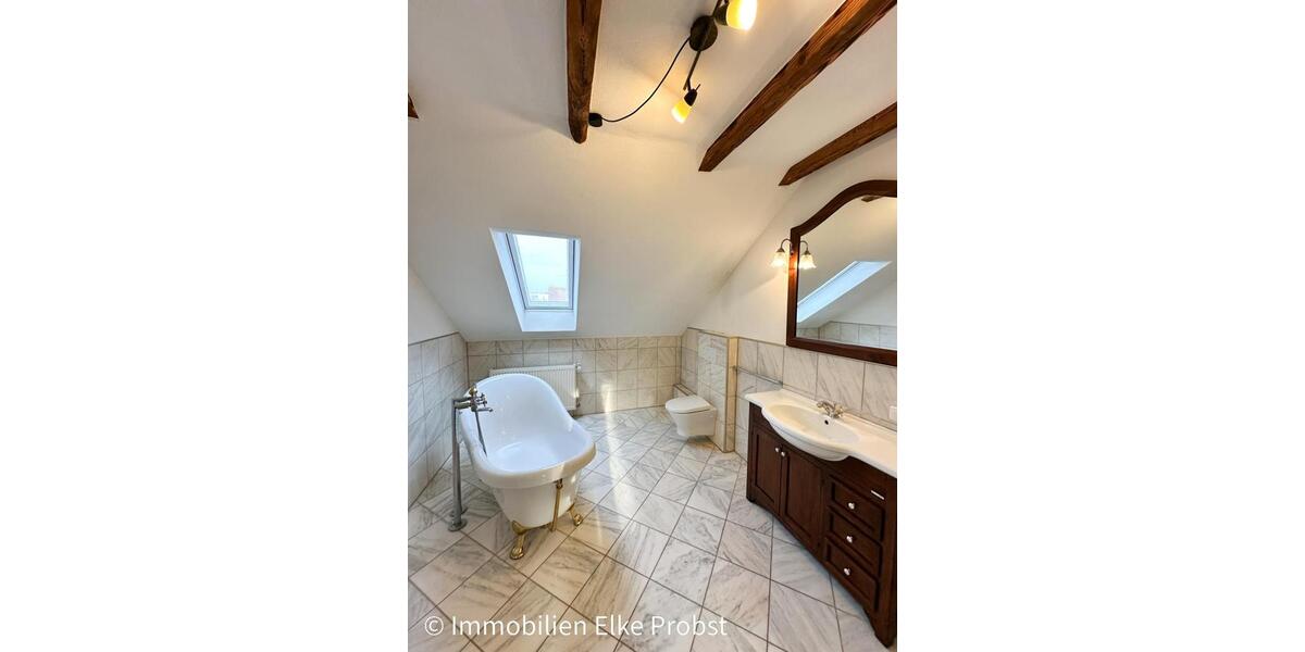 Dachgeschoßwohnung Cham - 2 Zimmer, 86 m&sup2;, 850&euro; | Angebot:25963116