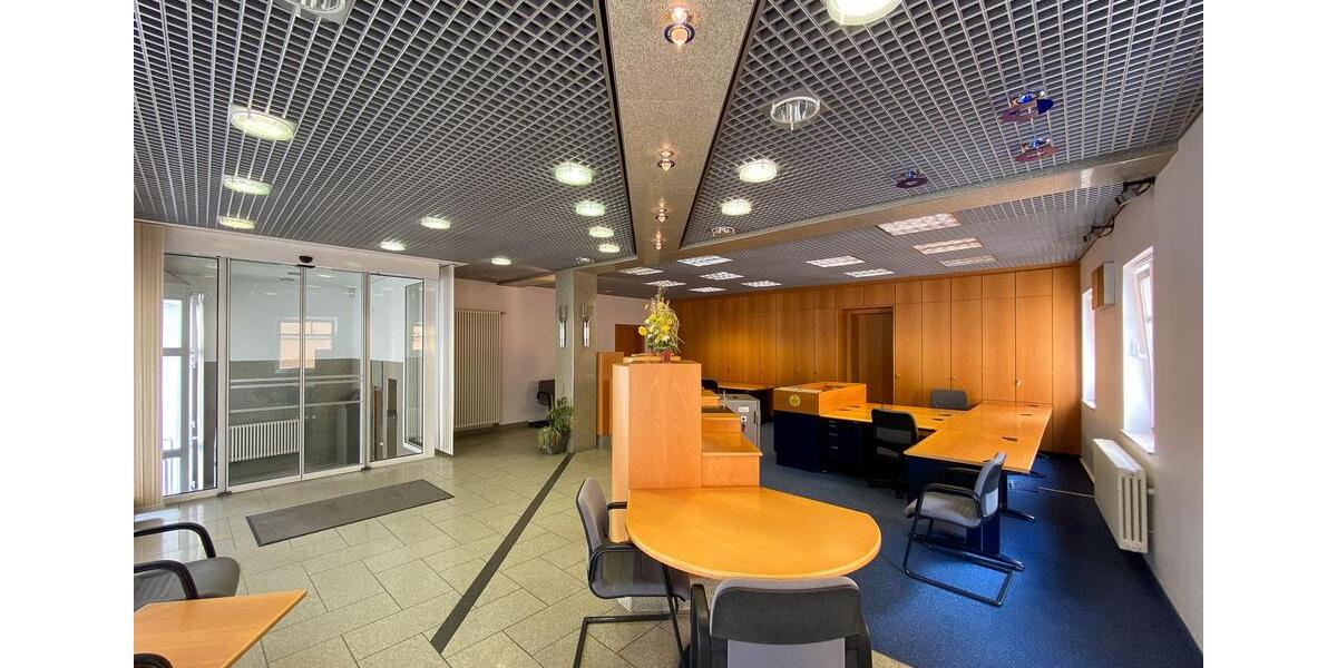 Großzügige Gewerbefläche unweit des historischen Freyburger Marktplatzes! zimmer