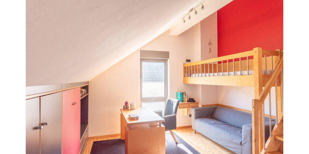 Einfamilienhaus Überherrn Altforweiler - 8 Zimmer, 188 m&sup2;, 2.100&euro; | Angebot:25706634