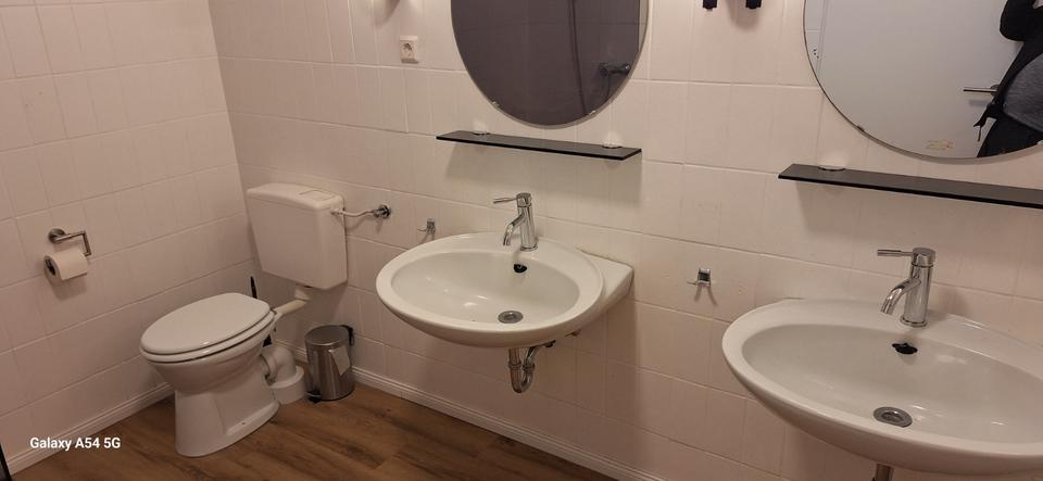 Erdgeschoßwohnung Norden - 5 Zimmer, 102 m&sup2;, 1.290&euro; | Angebot:24614351