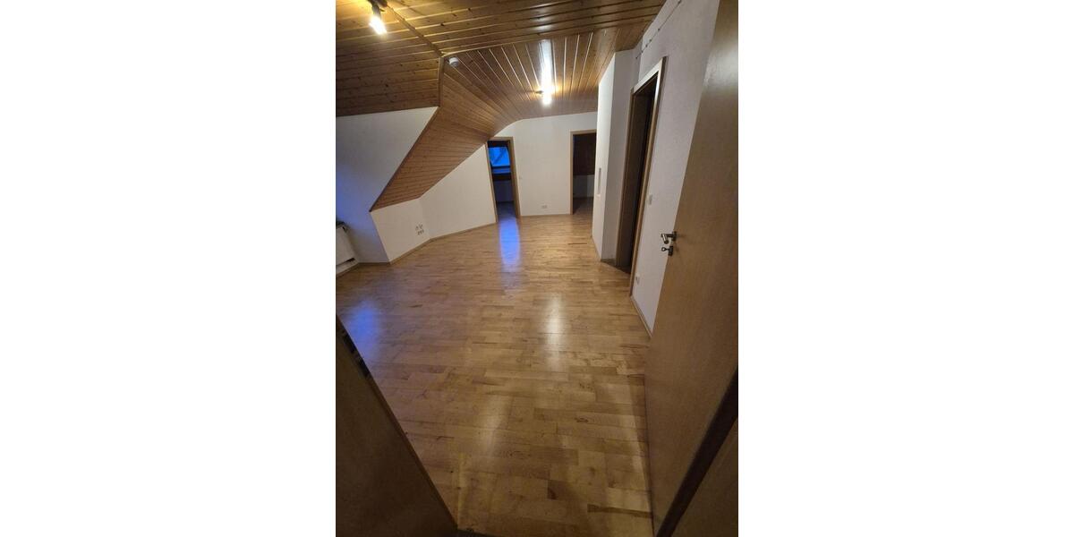 Dachgeschoßwohnung Inzigkofen - 4 Zimmer, 80 m&sup2;, 900&euro; | Angebot:26546742