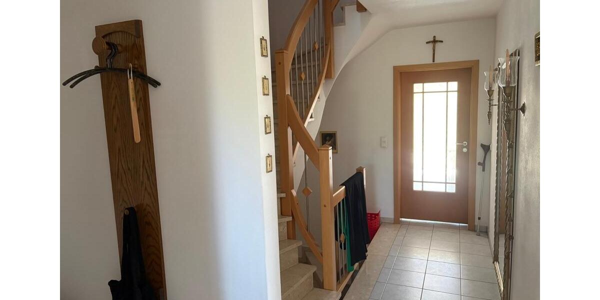 Doppelhaushälfte Geisenfeld - 6 Zimmer, 125 m&sup2;, 1.500&euro; | Angebot:26693812