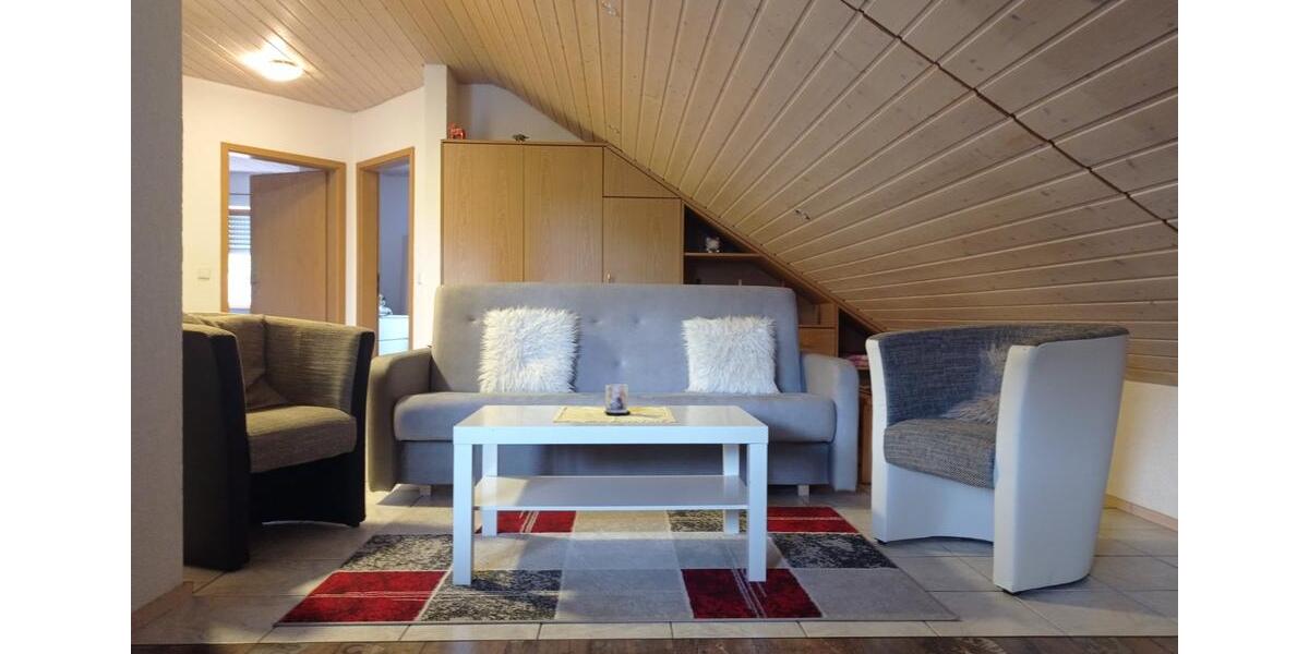 Dachgeschoßwohnung Gunningen - 3 Zimmer, 75 m&sup2;, 750&euro; | Angebot:25402476