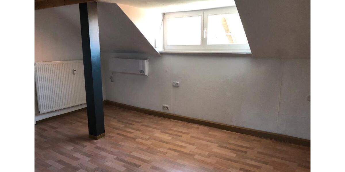 Dachgeschoßwohnung Deggendorf - 3.5 Zimmer, 95 m&sup2;, 815&euro; | Angebot:26381488