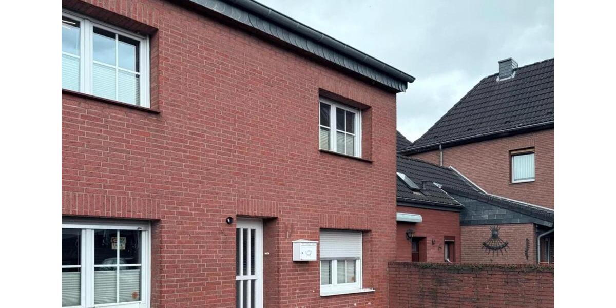 Einfamilienhaus Köln Chorweiler - 4 Zimmer, 96 m&sup2;, 1.750&euro; | Angebot:25734666