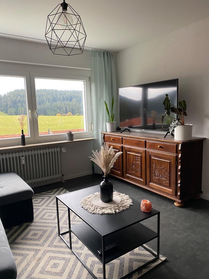 Helle 4,5 Zimmer Wohnung mit Balkon und Garage
