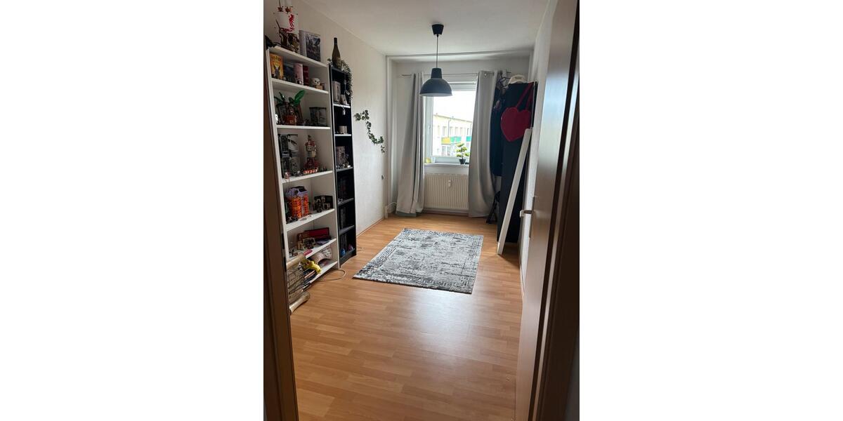 Etagenwohnung Neubrandenburg - 3 Zimmer, 63 m&sup2;, 570&euro; | Angebot:26170755
