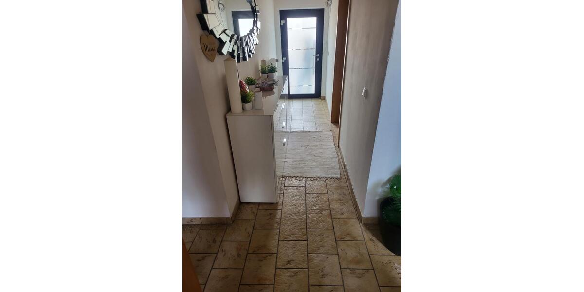 Etagenwohnung Elsendorf - 4 Zimmer, 149 m&sup2;, 1.569&euro; | Angebot:26225252