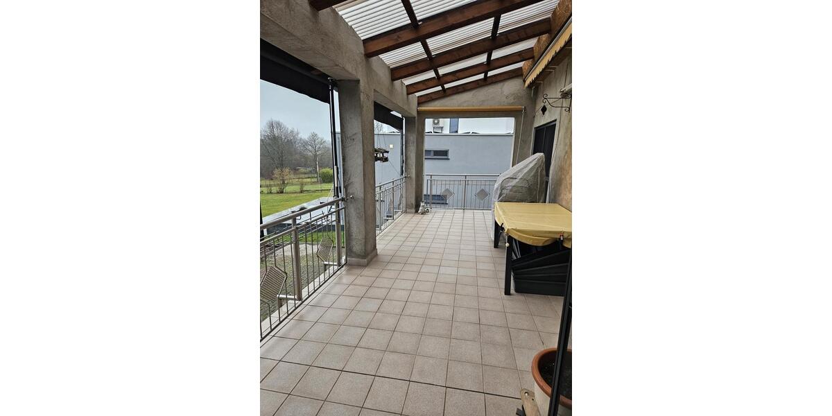 Etagenwohnung Schiffweiler - 5 Zimmer, 150 m&sup2;, 975&euro; | Angebot:26007859