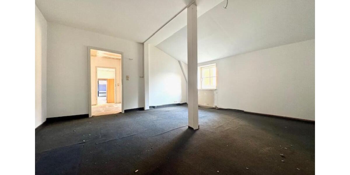 Erdgeschoßwohnung Waldheim - 5 Zimmer, 132 m&sup2;, 235&euro; | Angebot:25656687