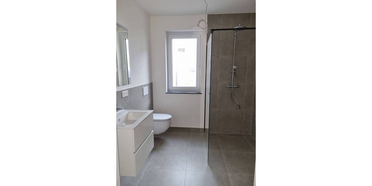 Etagenwohnung Neunkirchen Innenstadt - 3 Zimmer, 120 m&sup2;, 1.500&euro; | Angebot:26797852