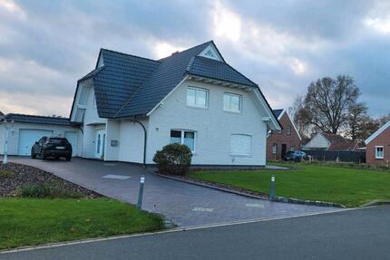 Freistehendes Einfamilienhaus zur Miete in Neukamperfehn 8 zimmer