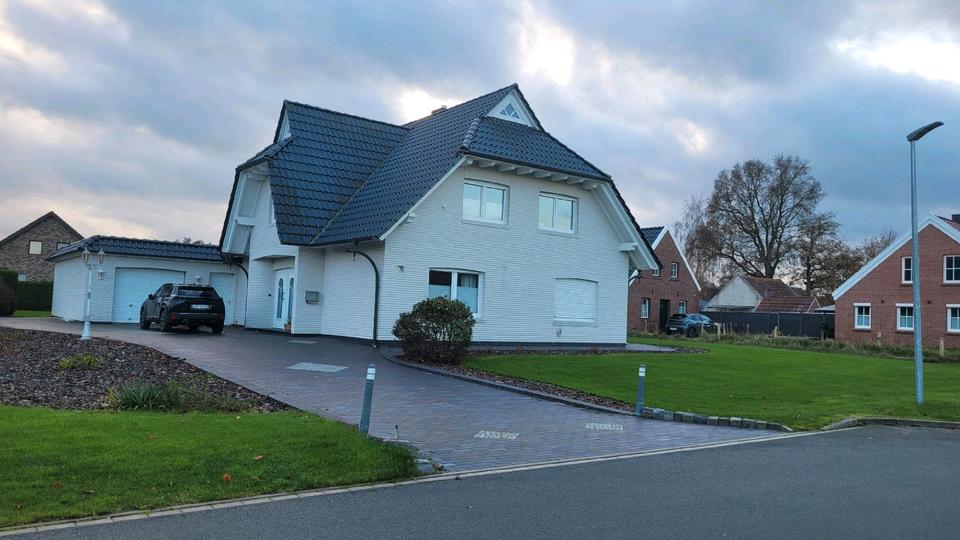 Freistehendes Einfamilienhaus zur Miete in Neukamperfehn 8 zimmer