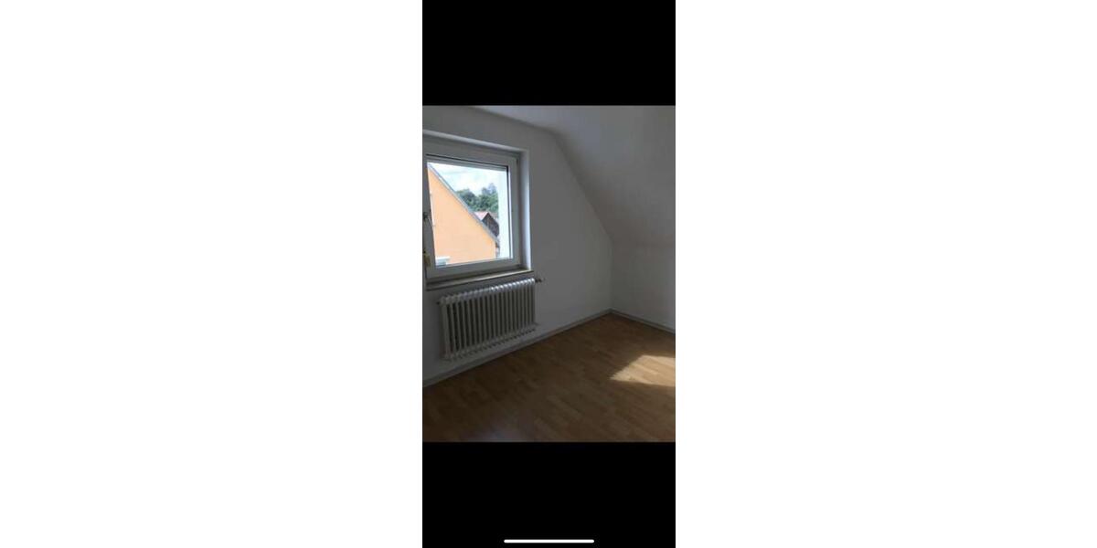 Dachgeschoßwohnung Öhringen - 4 Zimmer, 76 m&sup2;, 790&euro; | Angebot:24795731