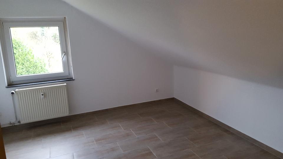 Dachgeschoßwohnung Sinntal - 1.5 Zimmer, 49 m&sup2;, 380&euro; | Angebot:23879720