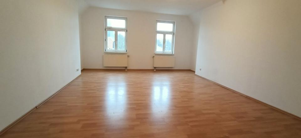 Dachgeschoßwohnung Mühlhausen (Thüringen) - 3 Zimmer, 86 m&sup2;, 520&euro; | Angebot:26440890
