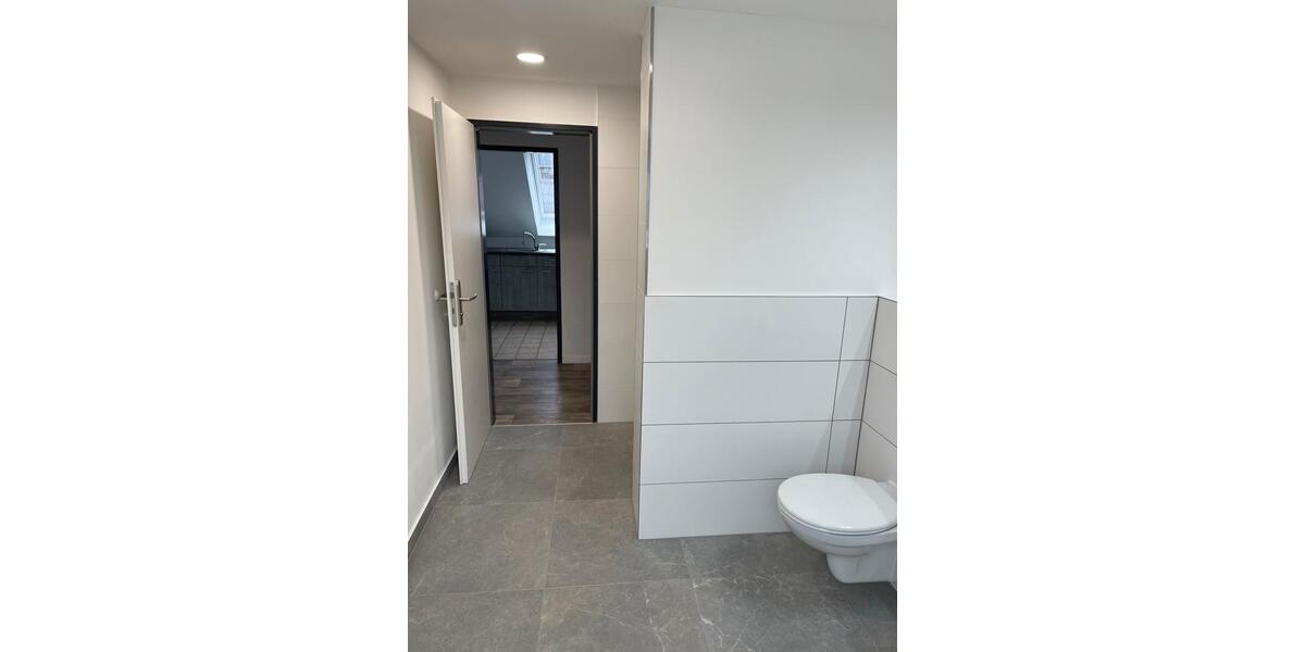 Dachgeschoßwohnung Bodenwerder - 3 Zimmer, 90 m&sup2;, 590&euro; | Angebot:25444378