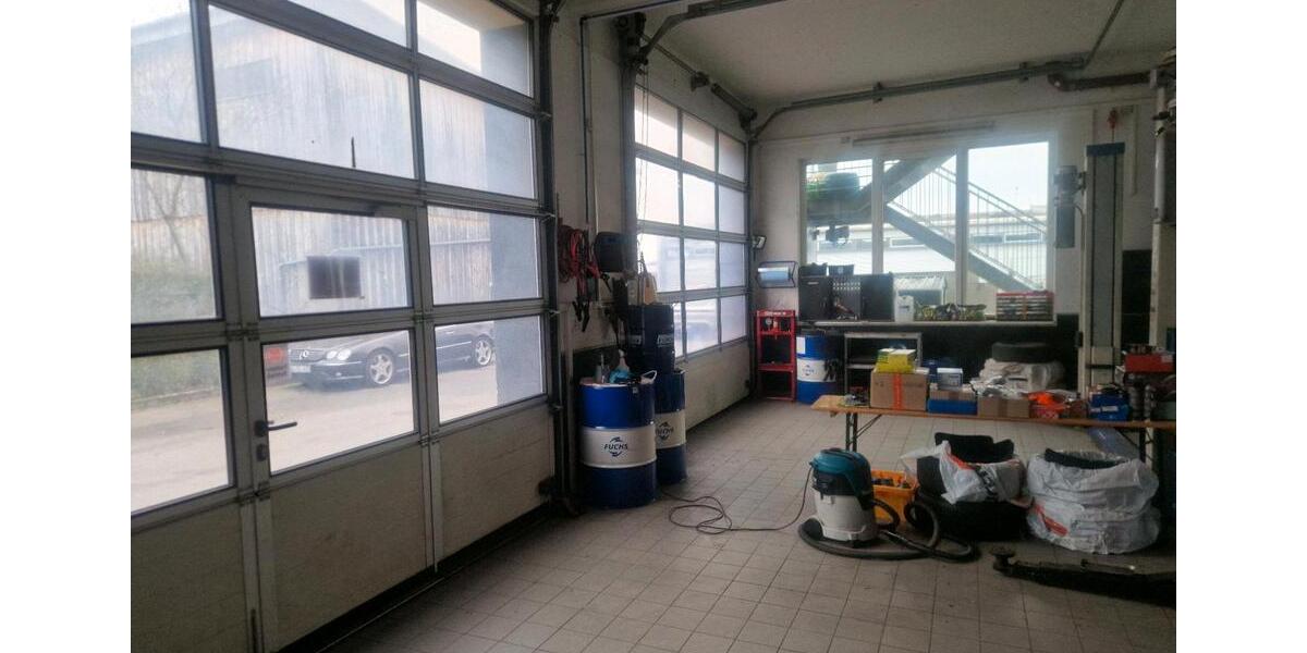 Werkstatt mit 2 Hebebühnen zimmer