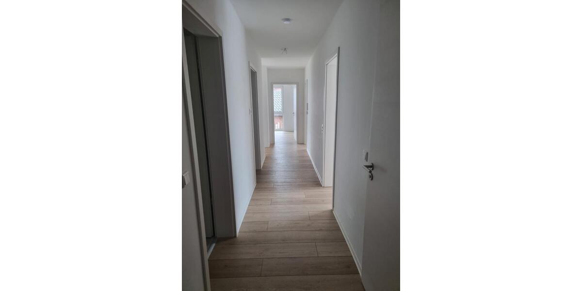 Etagenwohnung Porta Westfalica - 4 Zimmer, 113 m&sup2;, 1.250&euro; | Angebot:26479990